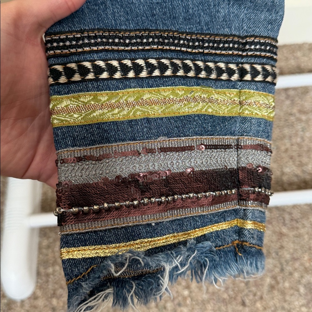 Pilcro Denim Jeans with Embroidered Detail - Picture 2 of 8